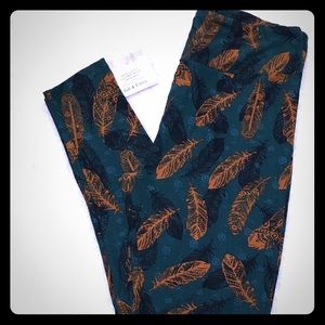 LuLaRoe Tall & Curvy (TC) Green Feather Leggings NWT
